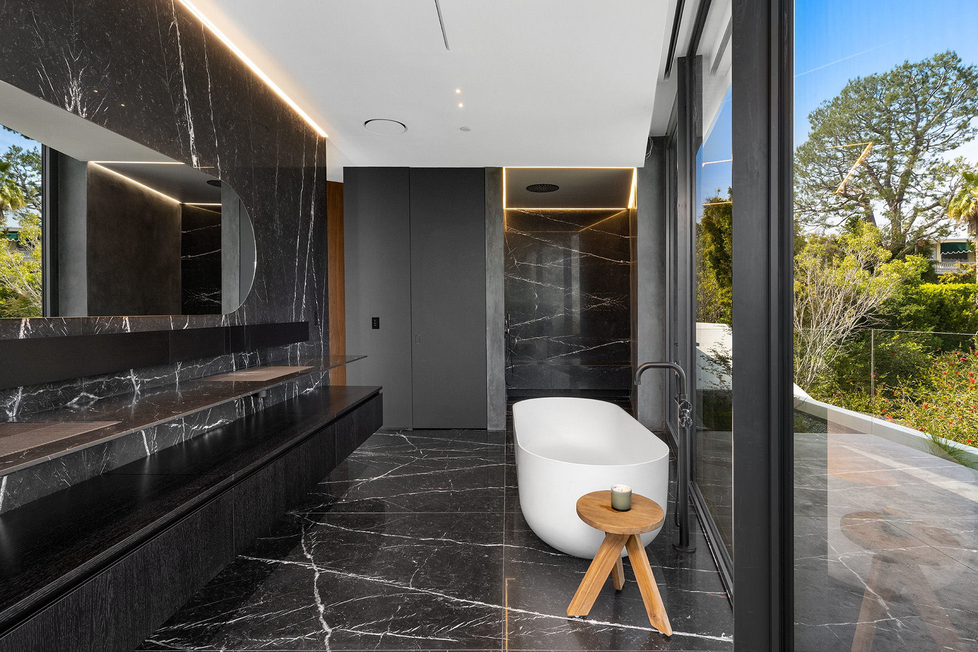 interior-shot-of-a-bathroom-of-a-modern-house-in-l-2025-02-11-19-39-49-utc - web